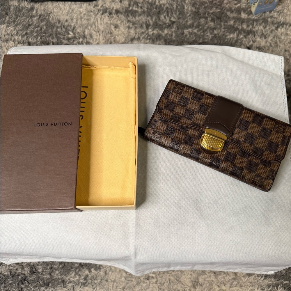 Women’s Louis Vuitton Damier Ebene Sistina Wallet with Gold Clasp